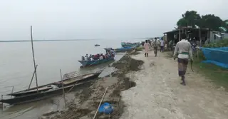 ফরিদপুরে নদী ভাঙনের আতঙ্কে তীরবর্তী এলাকার মানুষ